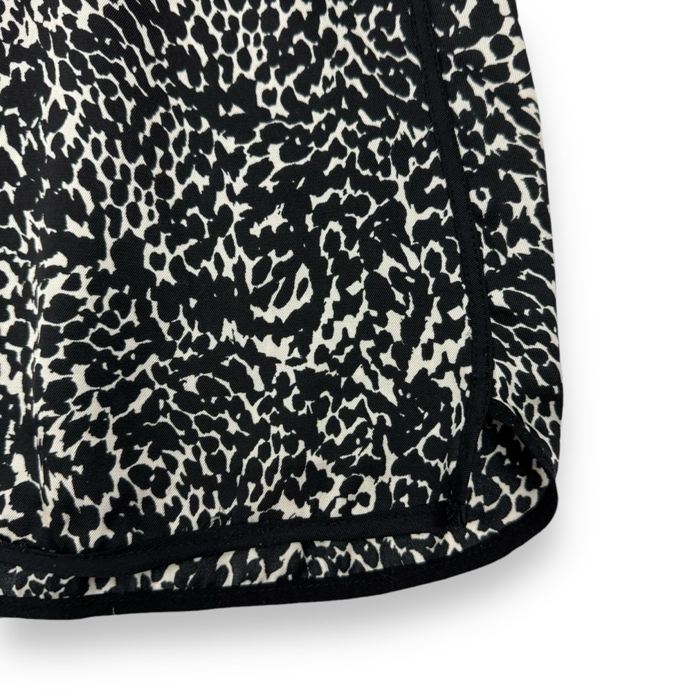 Lane Bryant Sleeveless Blouse Plus 22 Shirt Leopard Animal V-Neck High Low‎ B/W - Picture 12 of 15